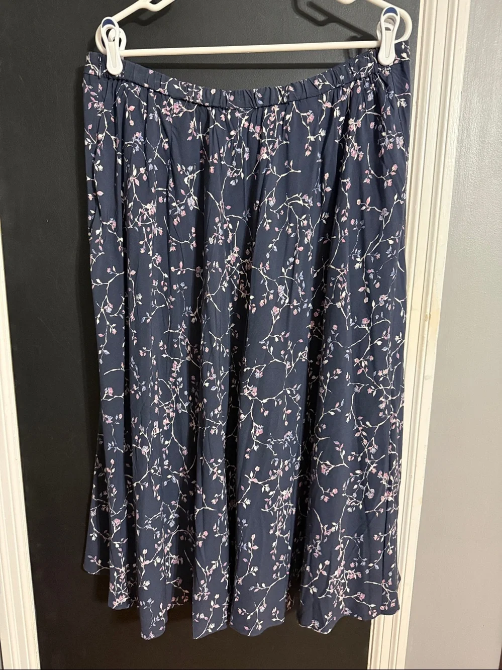 J. Jill Rayon Midi Skirt Carbon Bls Size: XL Length: 30.5”